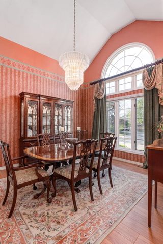 4976 S Eldon Avenue, Springfield, MO 65810