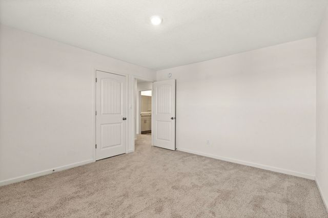 10 BLACKTHORN CV, Oakland, TN 38060