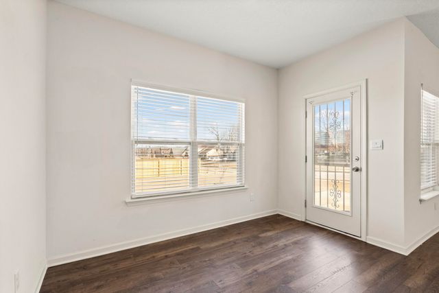 10 BLACKTHORN CV, Oakland, TN 38060