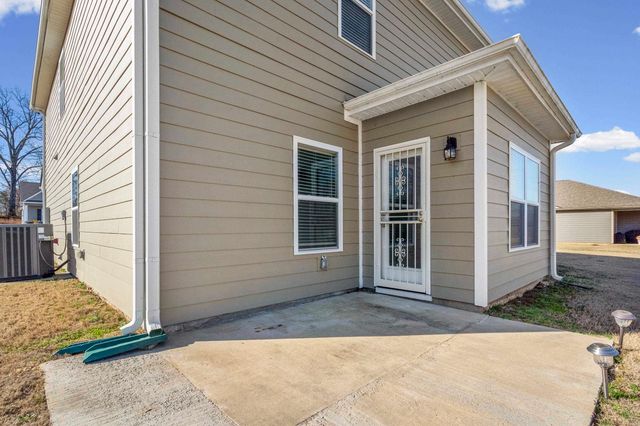 10 BLACKTHORN CV, Oakland, TN 38060