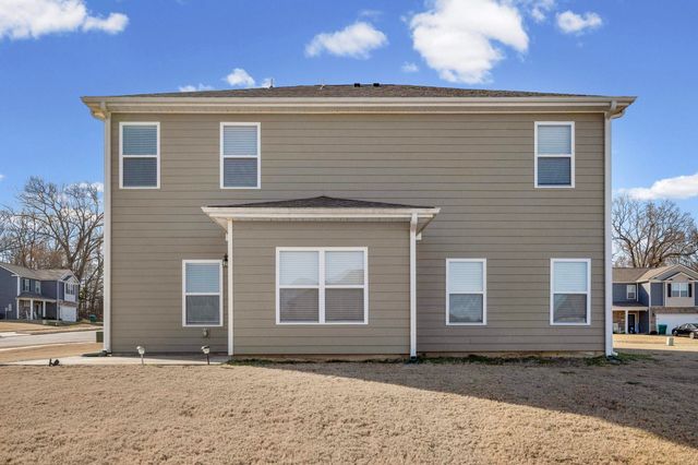 10 BLACKTHORN CV, Oakland, TN 38060