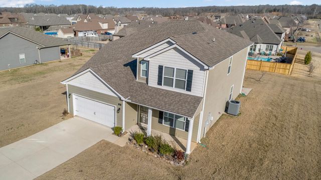 10 BLACKTHORN CV, Oakland, TN 38060