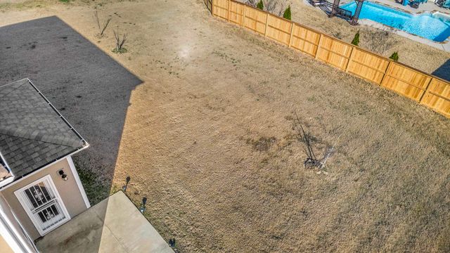 10 BLACKTHORN CV, Oakland, TN 38060