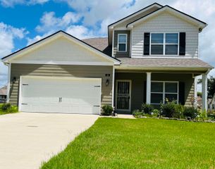 10 BLACKTHORN CV, Oakland, TN 38060
