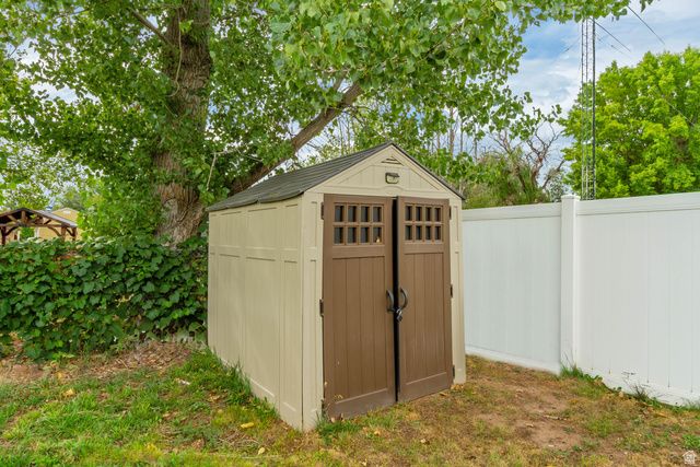 1029 N WALBURK AVE, Layton, UT 84040