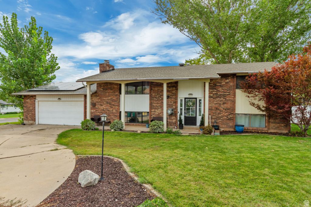 1029 N WALBURK AVE, Layton, UT 84040 — exterior