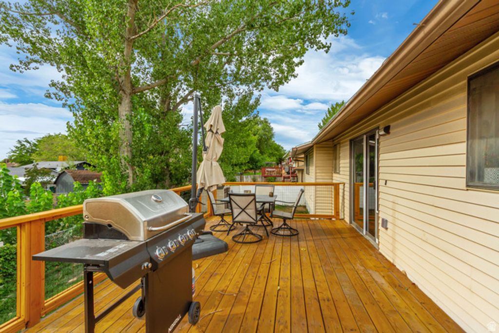 1029 N WALBURK AVE, Layton, UT 84040 — photo 3