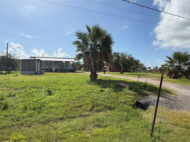 1021 17th Street, San Leon, TX 77539