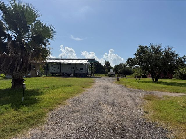 1021 17th Street, San Leon, TX 77539
