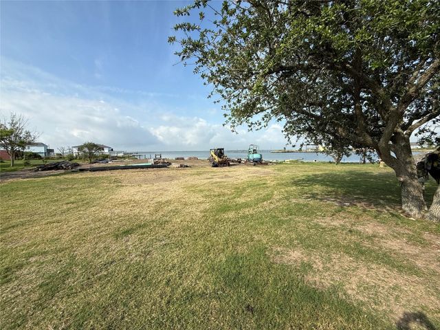 1021 17th Street, San Leon, TX 77539