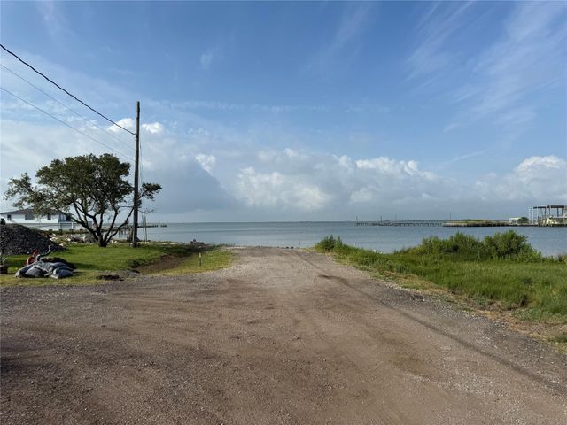 1021 17th Street, San Leon, TX 77539