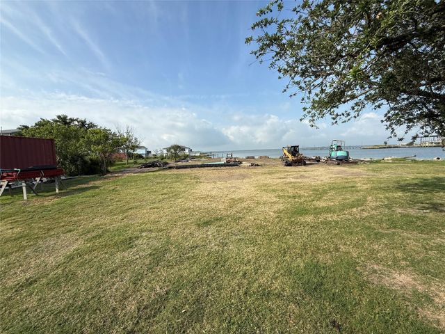 1021 17th Street, San Leon, TX 77539