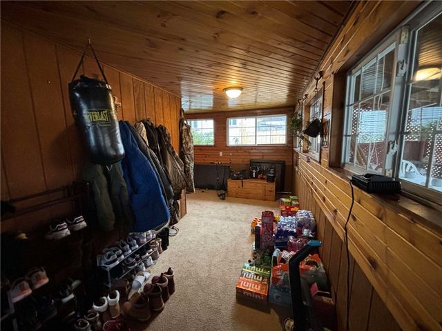 319 Cedar Ave, Sharon, PA 16146