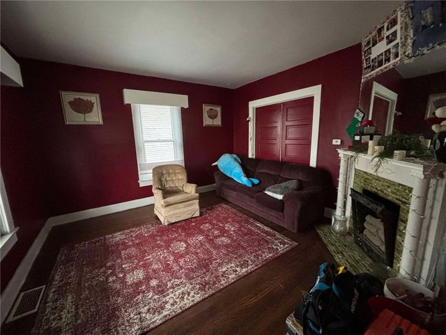 319 Cedar Ave, Sharon, PA 16146