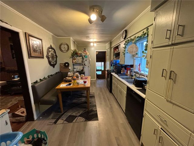 319 Cedar Ave, Sharon, PA 16146