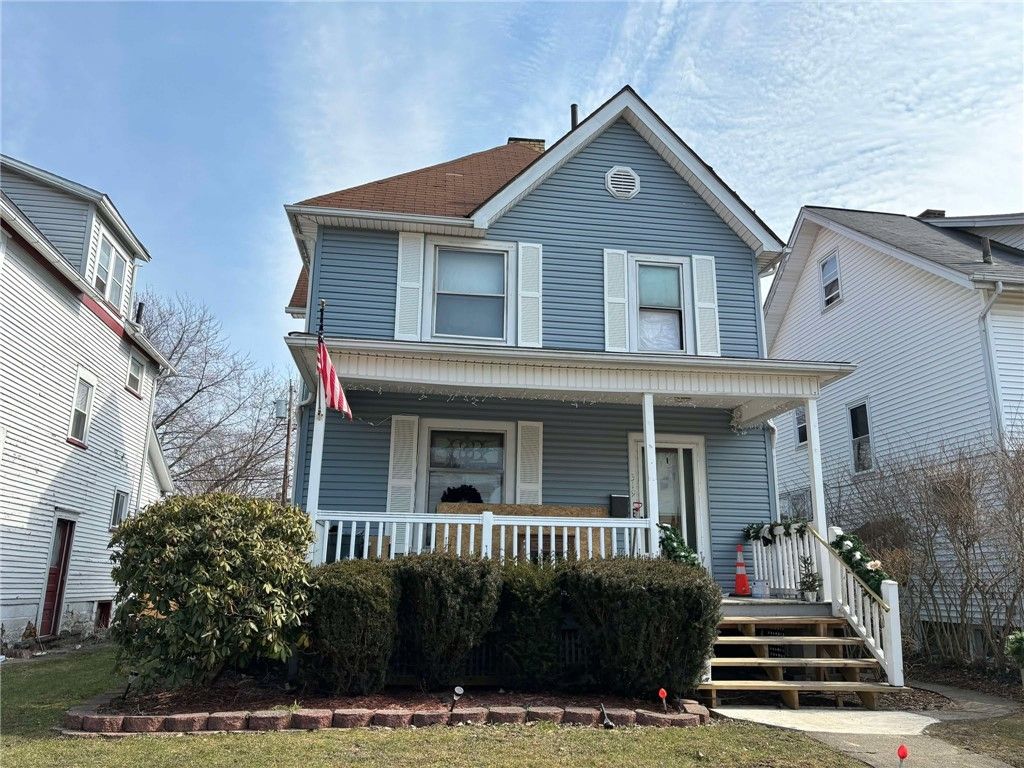 319 Cedar Ave, Sharon, PA 16146