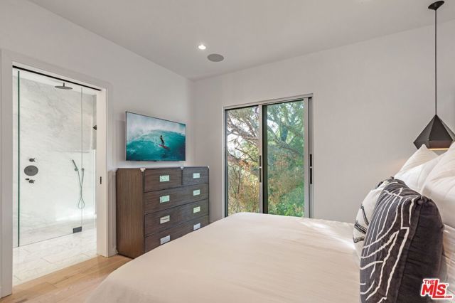 1654 N Doheny Drive, Los Angeles, CA 90069