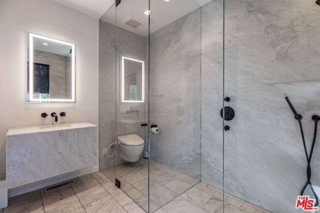 1654 N Doheny Drive, Los Angeles, CA 90069