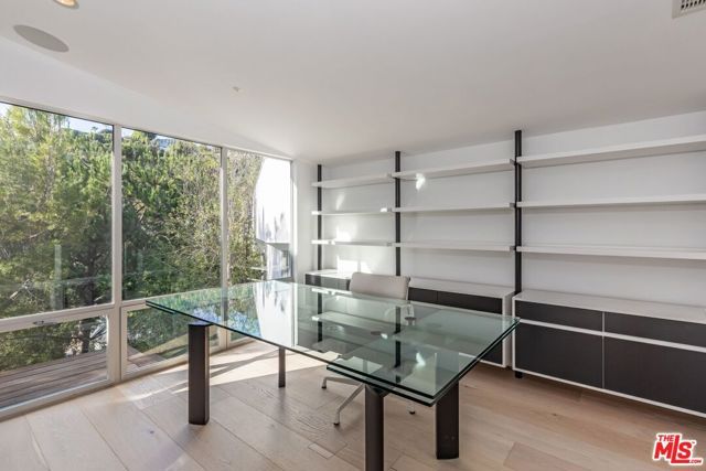 1654 N Doheny Drive, Los Angeles, CA 90069