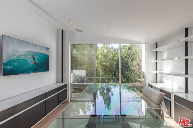 1654 N Doheny Drive, Los Angeles, CA 90069