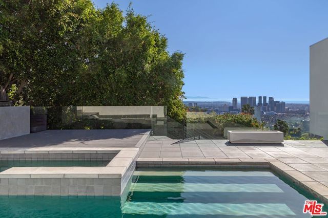 1654 N Doheny Drive, Los Angeles, CA 90069