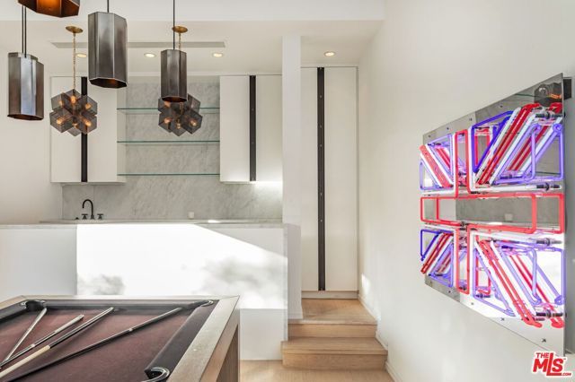 1654 N Doheny Drive, Los Angeles, CA 90069