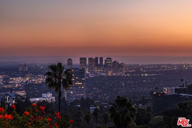 1654 N Doheny Drive, Los Angeles, CA 90069