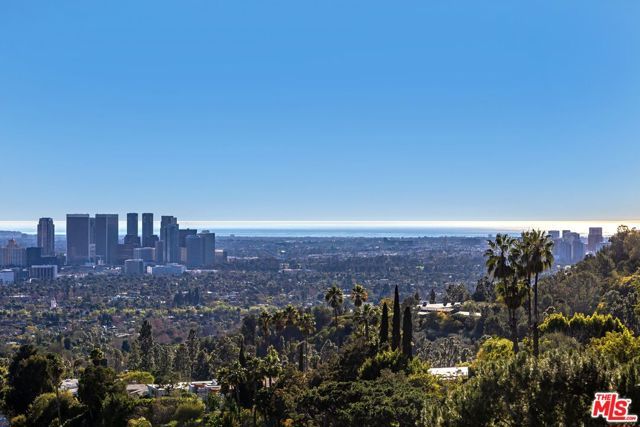 1654 N Doheny Drive, Los Angeles, CA 90069