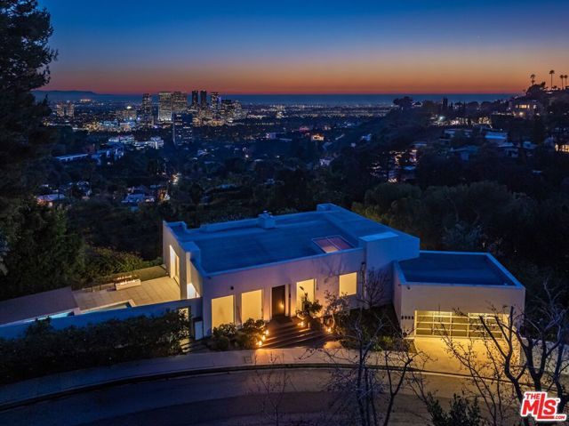 1654 N Doheny Drive, Los Angeles, CA 90069
