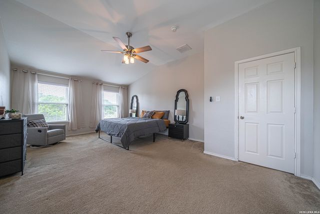 206 OLYMPIC DR, Cibolo, TX 78108