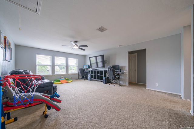 206 OLYMPIC DR, Cibolo, TX 78108