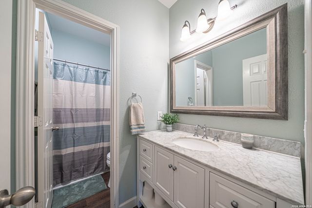 206 OLYMPIC DR, Cibolo, TX 78108