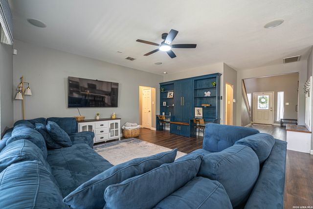 206 OLYMPIC DR, Cibolo, TX 78108