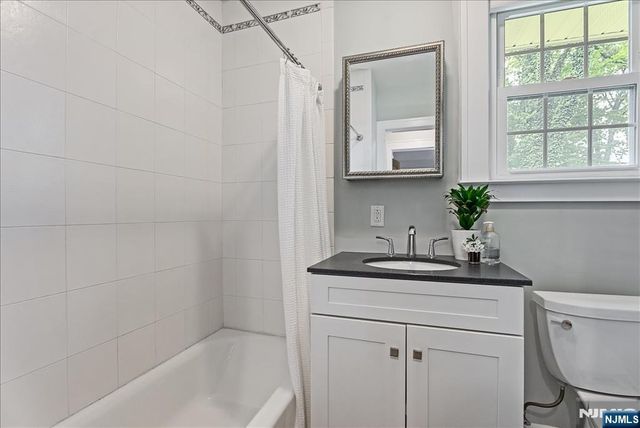 22 Sterling Place, Glen Rock, NJ 07452