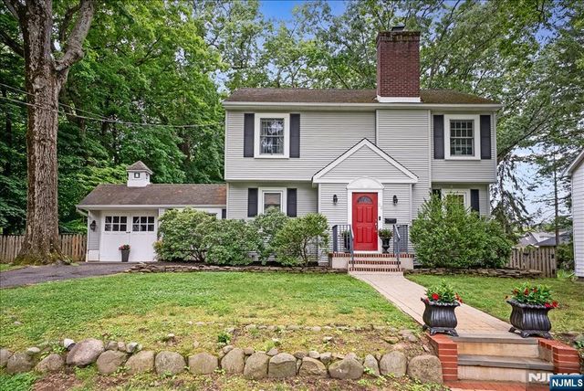 22 Sterling Place, Glen Rock, NJ 07452
