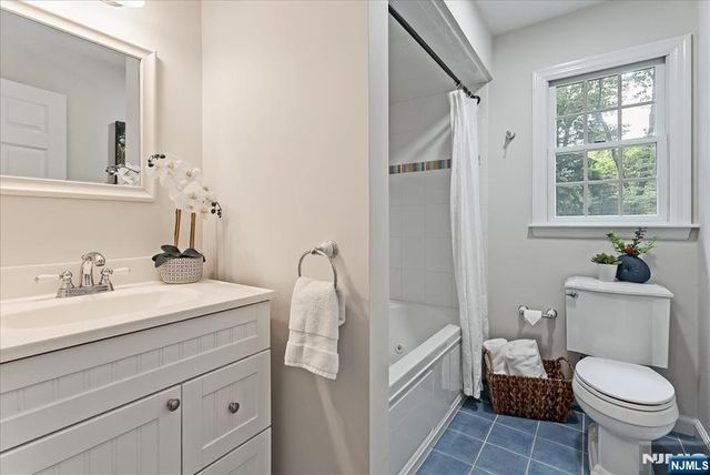 22 Sterling Place, Glen Rock, NJ 07452
