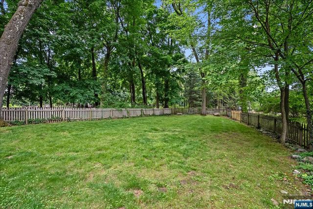 22 Sterling Place, Glen Rock, NJ 07452