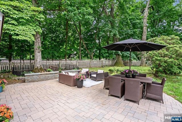 22 Sterling Place, Glen Rock, NJ 07452