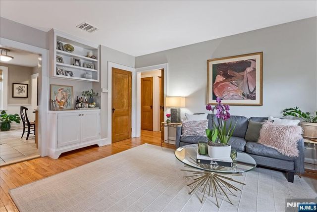 22 Sterling Place, Glen Rock, NJ 07452