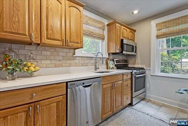 22 Sterling Place, Glen Rock, NJ 07452