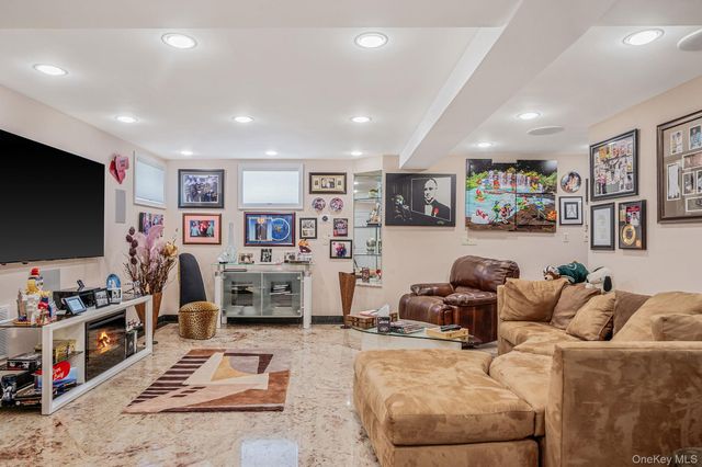 1218 Centre Street, Hewlett, NY 11557