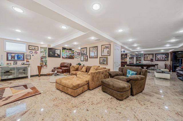 1218 Centre Street, Hewlett, NY 11557