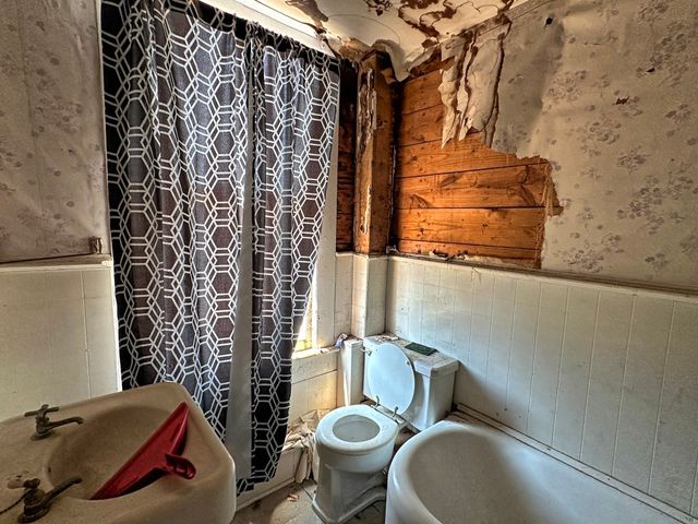 208 S Magnolia Street, Palestine, TX 75801