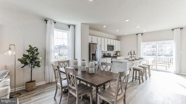 243 MACOUN WAY, Glassborough, NJ 08028