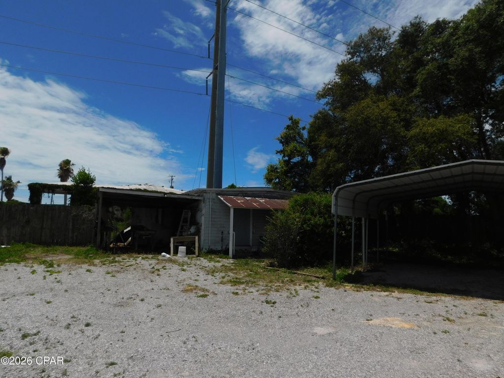 Image 7 of property listing at 606 Malaga Place, Panama City Beach, FL 32413