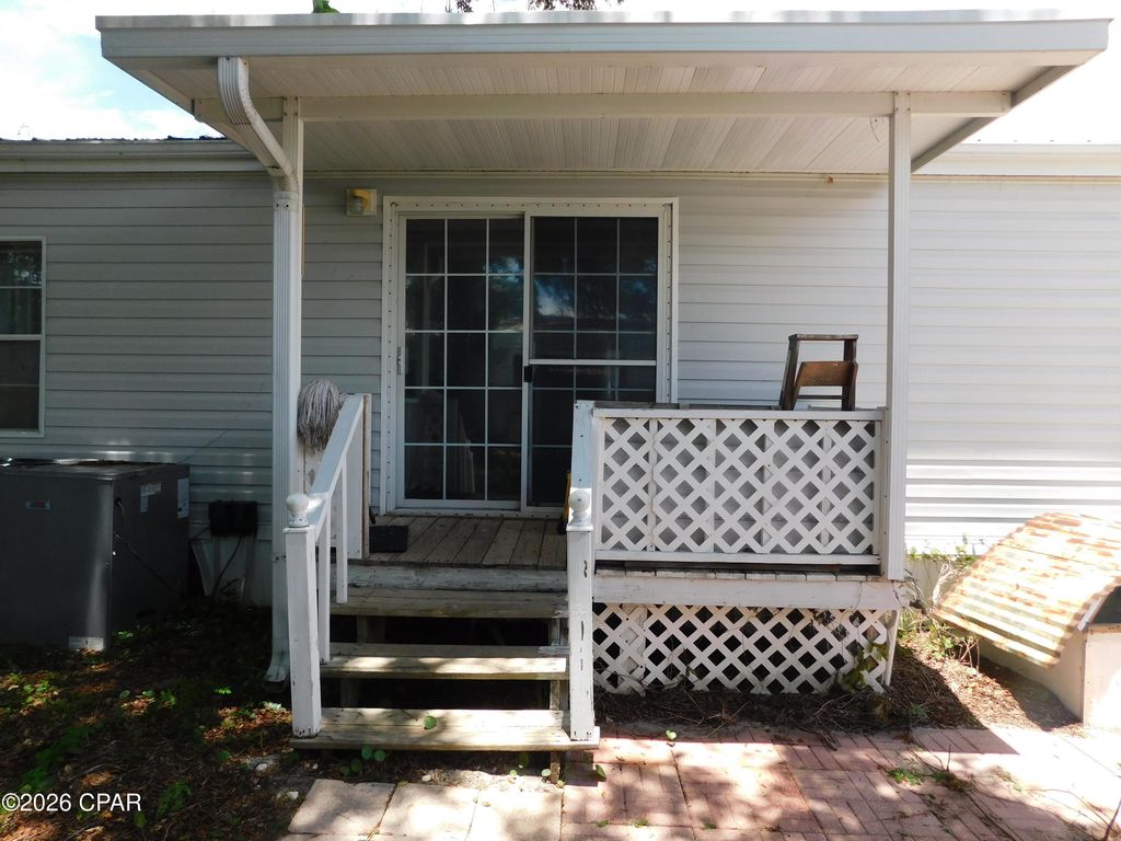 Image 8 of property listing at 606 Malaga Place, Panama City Beach, FL 32413