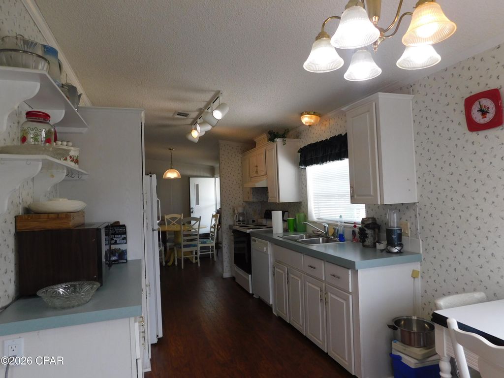 Image 9 of property listing at 606 Malaga Place, Panama City Beach, FL 32413