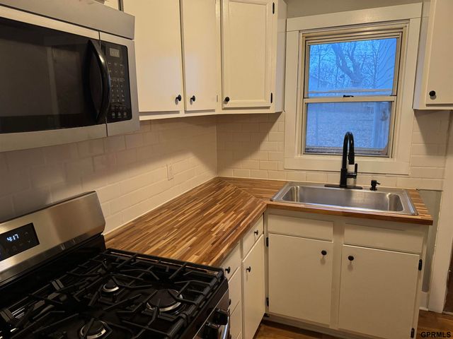 4218 Pinkney Street, Omaha, NE 68111