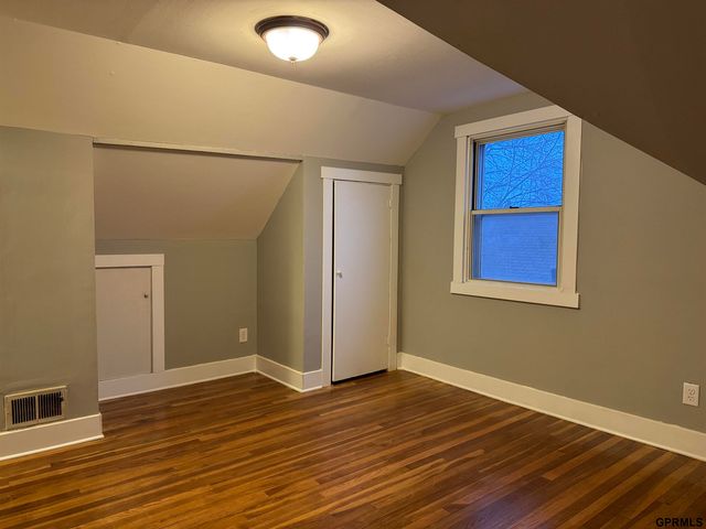 4218 Pinkney Street, Omaha, NE 68111