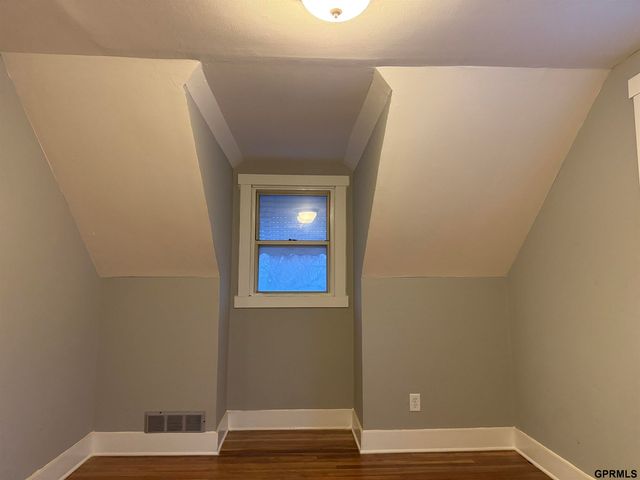 4218 Pinkney Street, Omaha, NE 68111